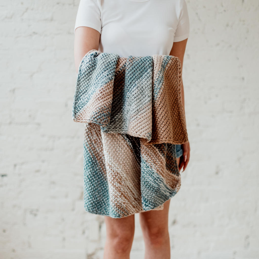 24 Crochet Spring Patterns | A list of patterns to crochet in spring and summer. Make blankets, bags, cardigans, and shawls with this exhaustive lists. Includes free and paid patterns.